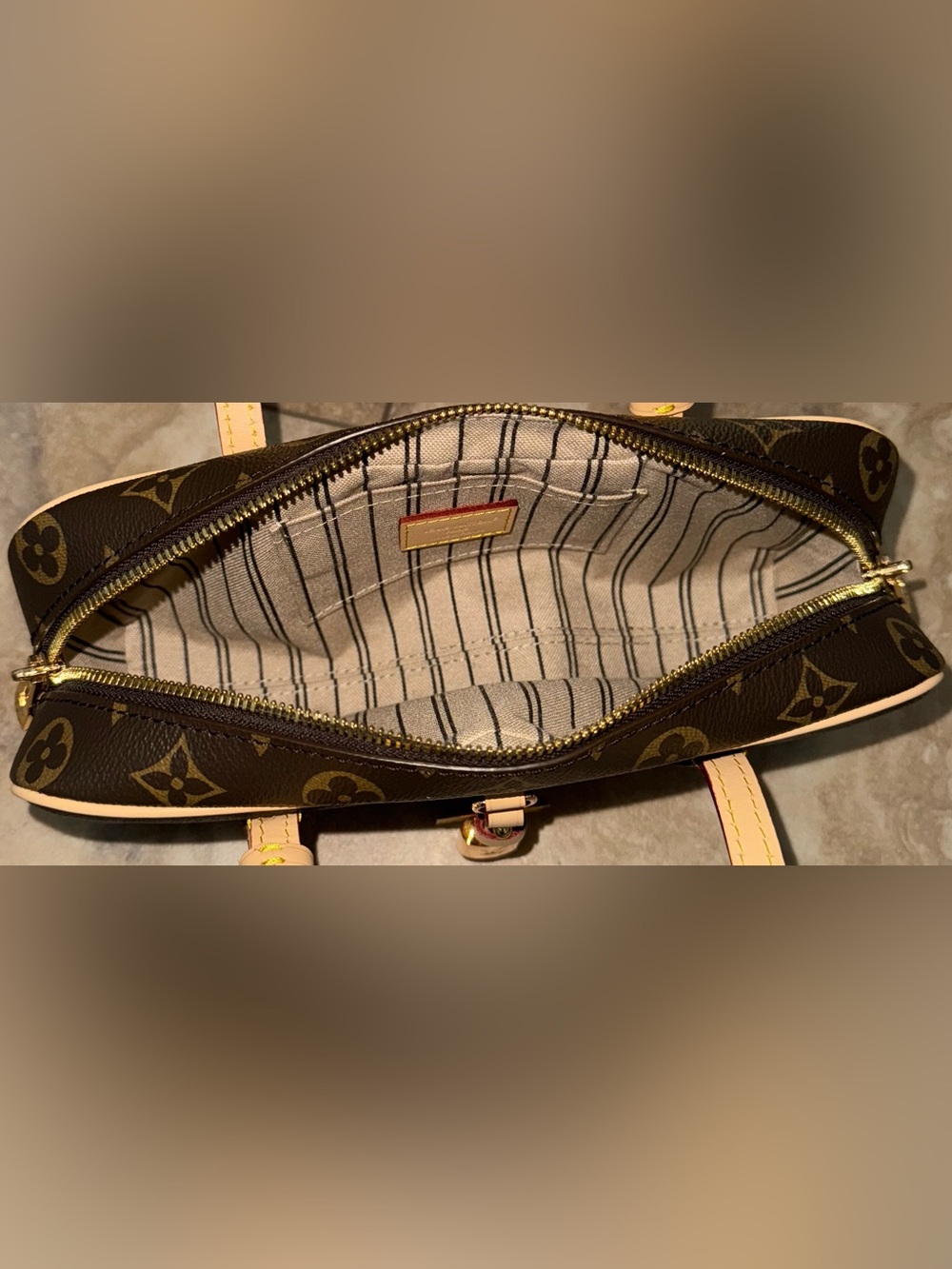 CHEAP Louis Vuitton LAST SEASONS Monogram Shoulder Bag “Hang on” - Picture 9 of 10